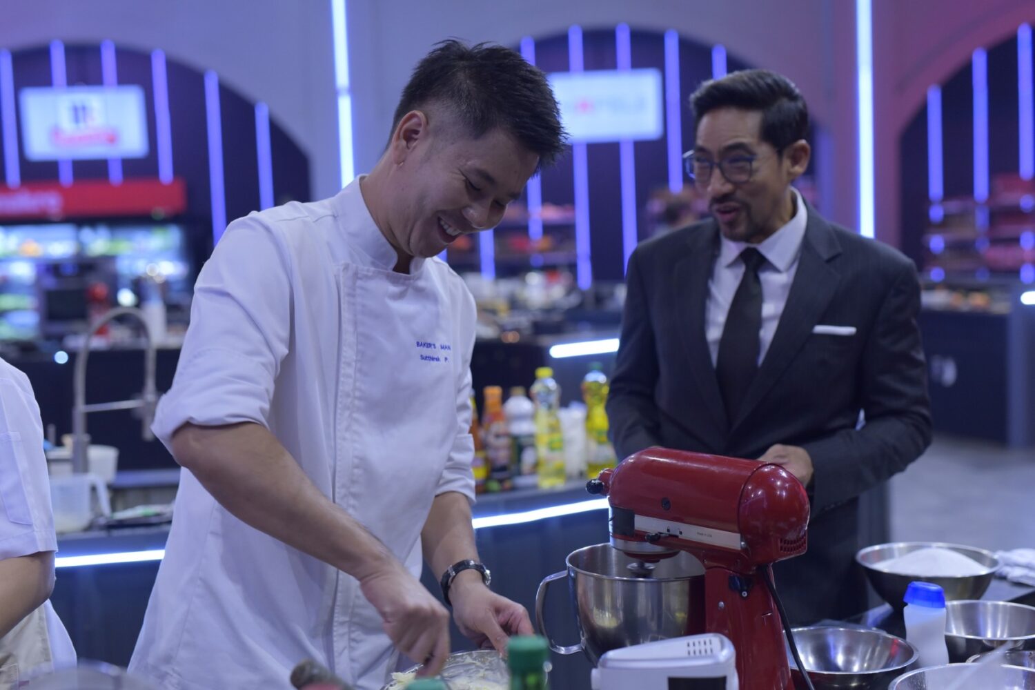 “Baker’s Man” คาเฟ่โฮมเมดจากหัวใจของ “เชฟวิว สุทธิรักษ์ แพงพันธุ์” ผู้แข่งขันในรายการ “เชฟกระทะเหล็กประเทศไทย (Iron Chef Thailand)”